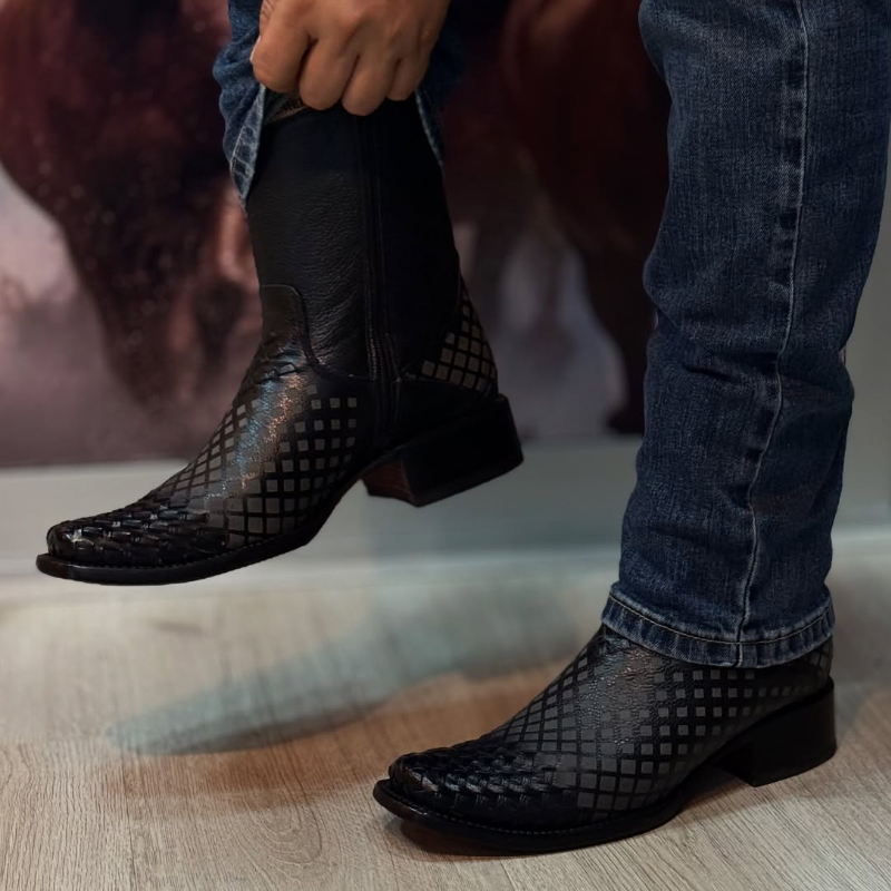 Handcrafted Classic Western Cowboy Boots