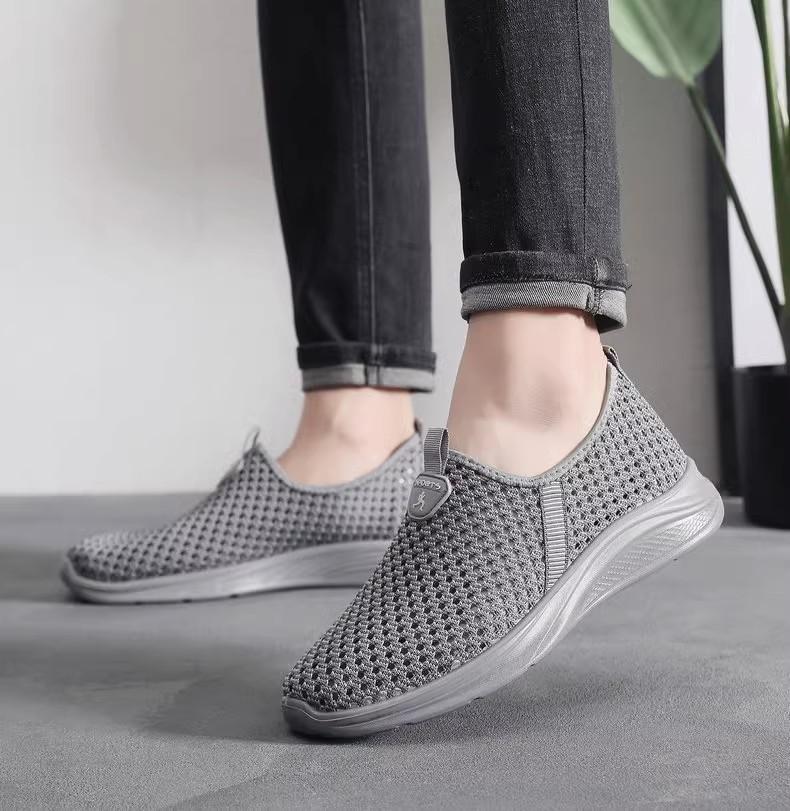 Summer new men's mesh shoes large mesh breathable thin hollow soft bottom non-slip casual shoes