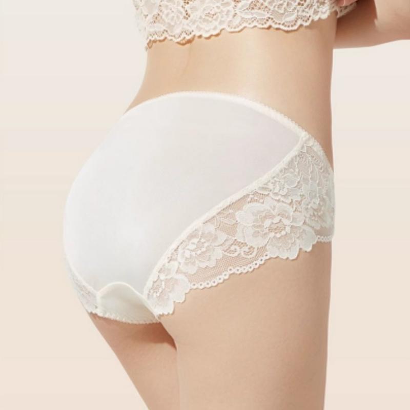 Sexy silk underwear for women with lace and breathable quick-drying briefs