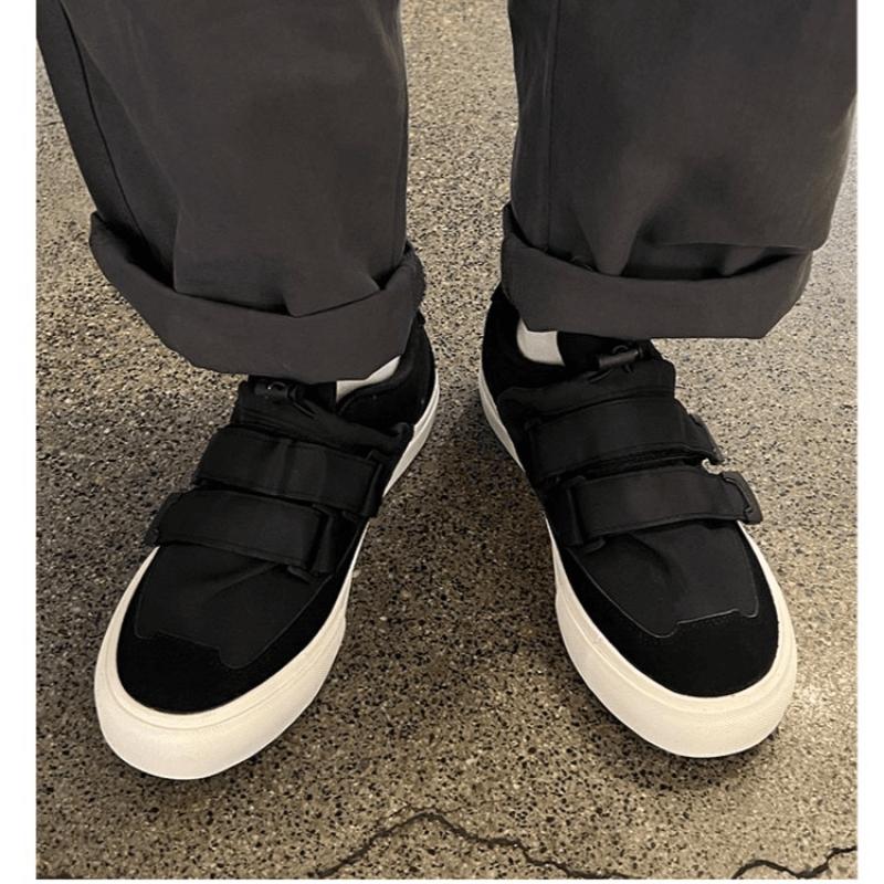 Versatile black men's trendy Velcro loafers