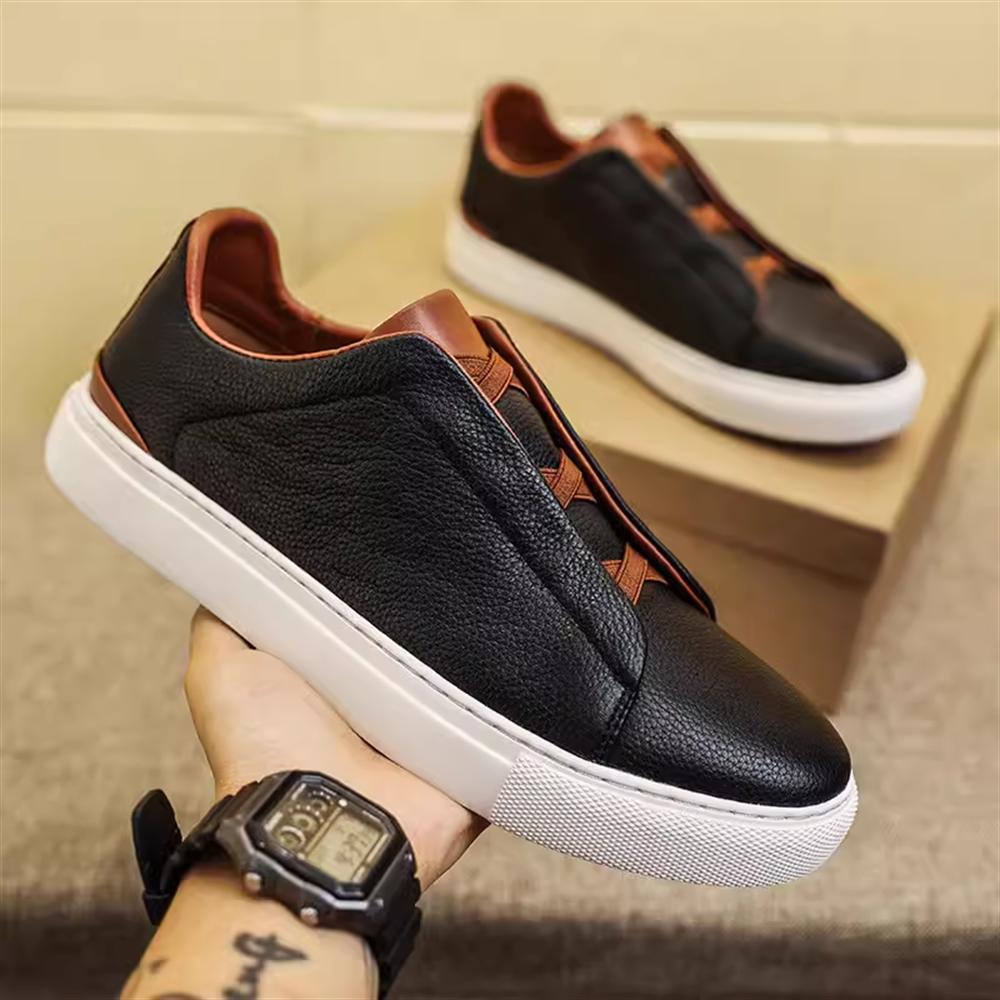 Sports and comfortable low-top sneakers