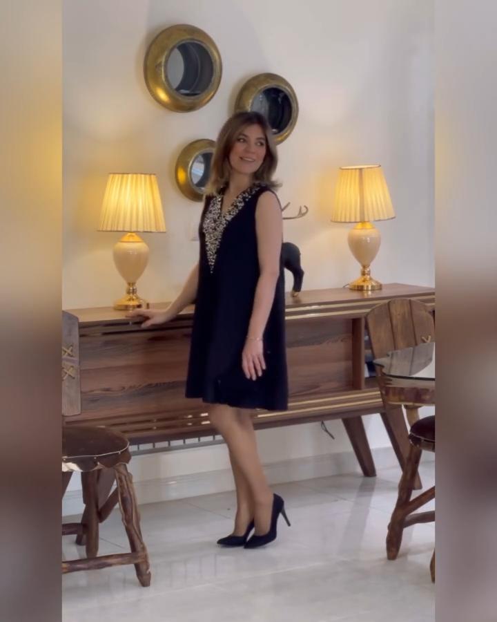 Loose V-neck dress