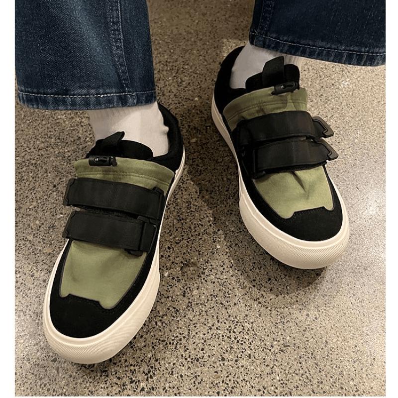 Versatile black men's trendy Velcro loafers