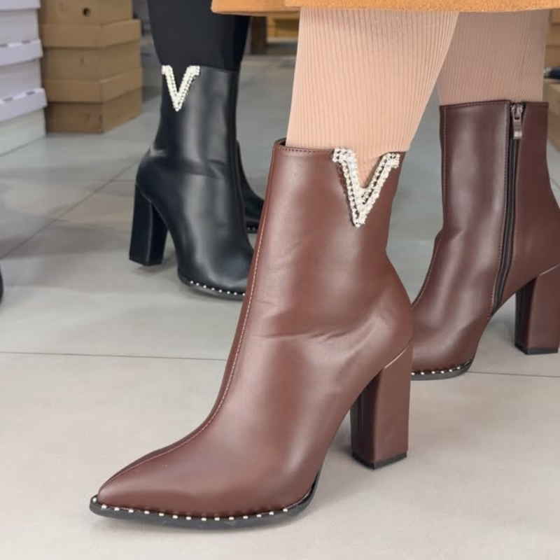 Women's Leather Mid-Heel Boots