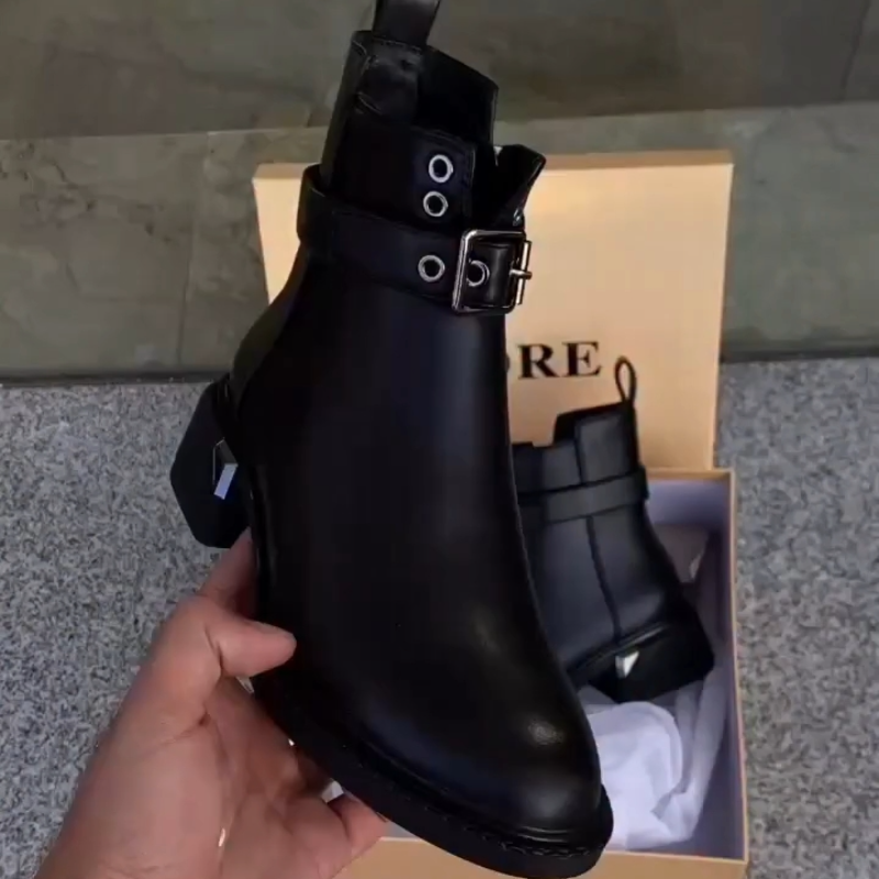 Women's Flat-heeled Zip-up Ankle Boots