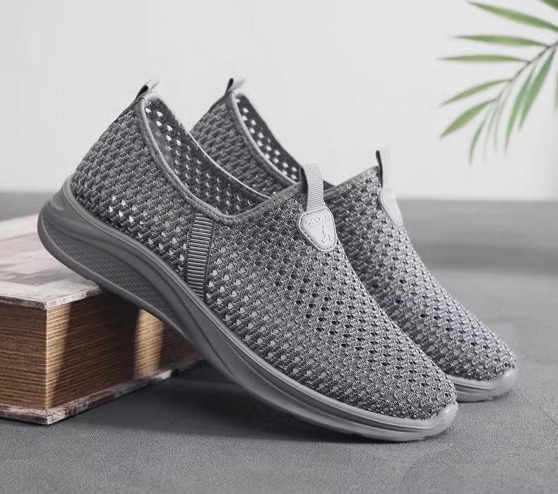 Summer new men's mesh shoes large mesh breathable thin hollow soft bottom non-slip casual shoes