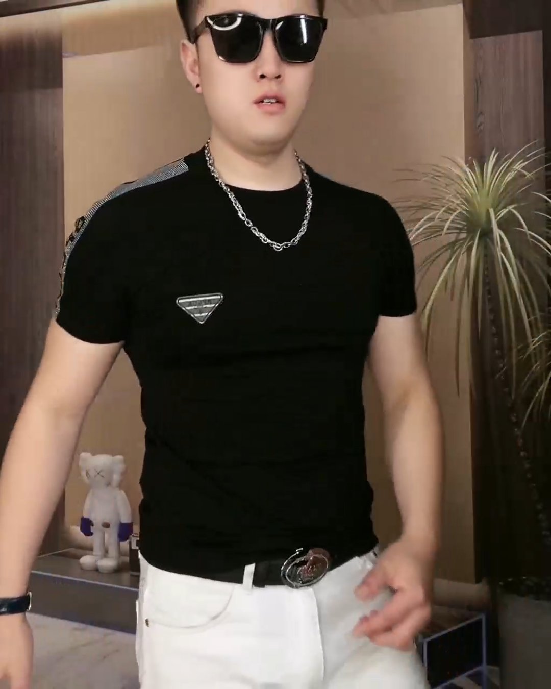 Silver-edged slim fit perm and rhinestone stretch cool ice silk T-shirt
