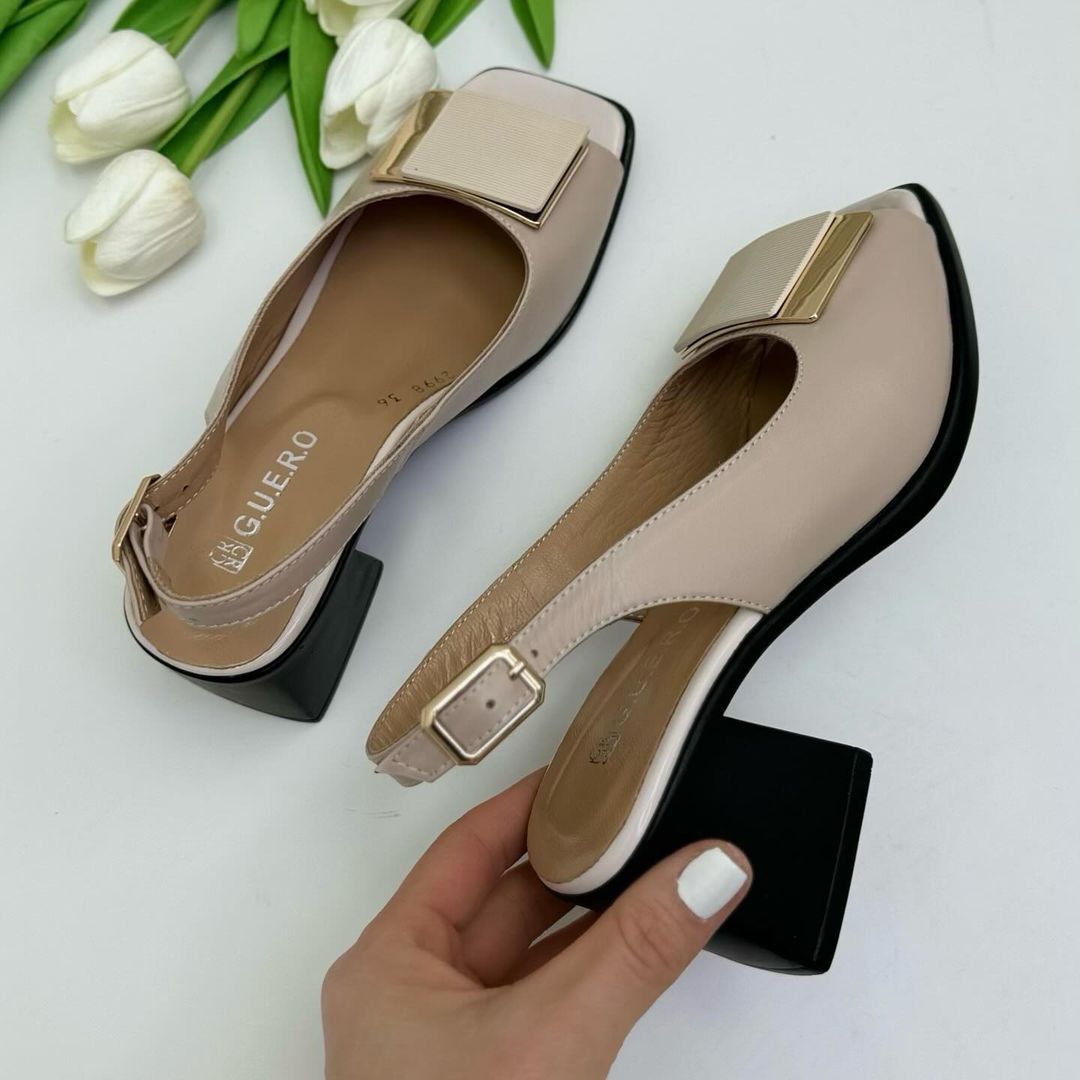 Lightweight and comfortable leather sandals