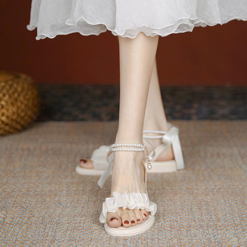 Soft-soled French pearl sandals