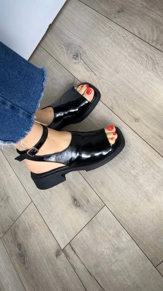 Women's square heel leather sandals