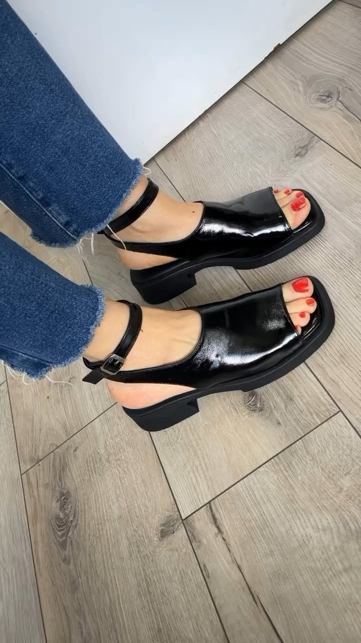 Women's square heel leather sandals