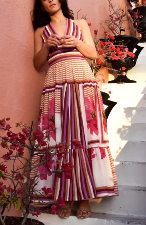 Retro long dress with large hem