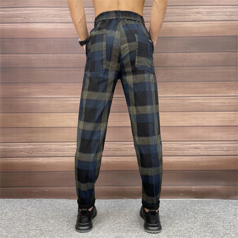 5D three-dimensional rendering of checkered men’s jeans