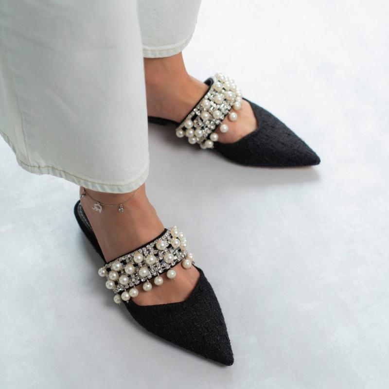 Pearl-decorated PointedToe Soft-soled Sandals