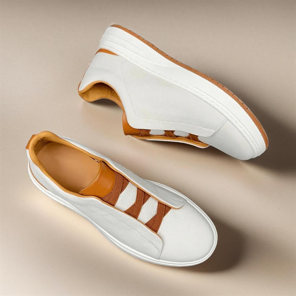 Sports and comfortable low-top sneakers